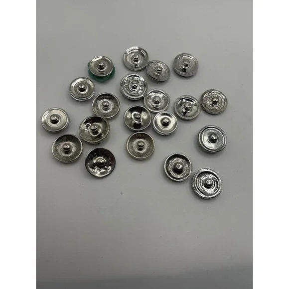 Lot 20 Snap Button Charms Christmas Holiday Mixed Designs Jewelry Craft - Picture 2 of 2